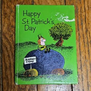 Vinrage Hallmark Happy St. Patrick's Day Book